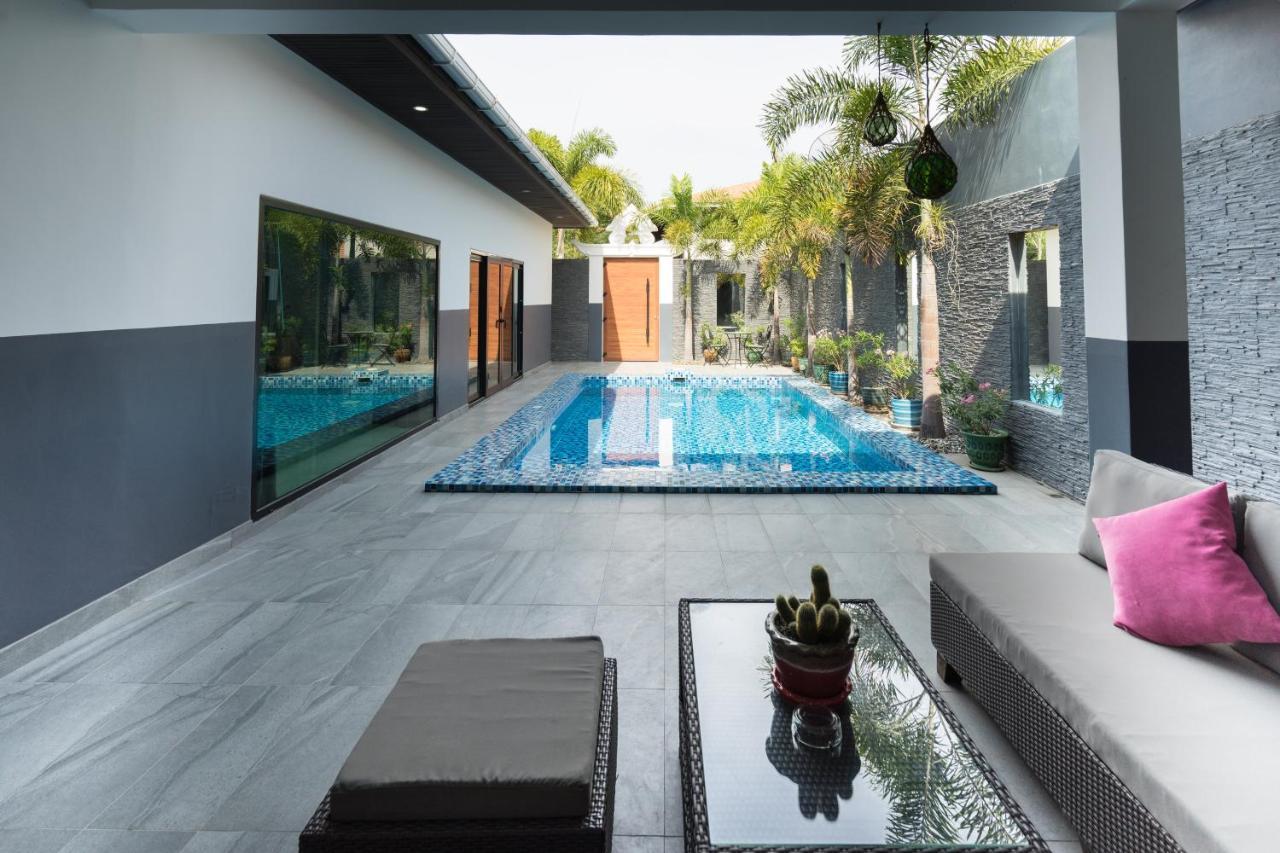 Majestic By Korawan Villa Pattaya Exteriör bild