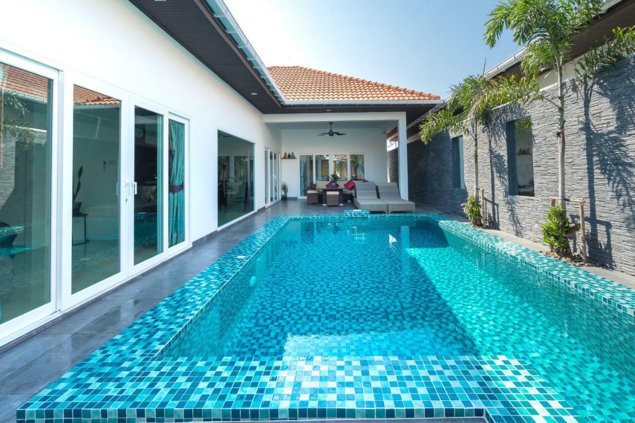 Majestic By Korawan Villa Pattaya Exteriör bild