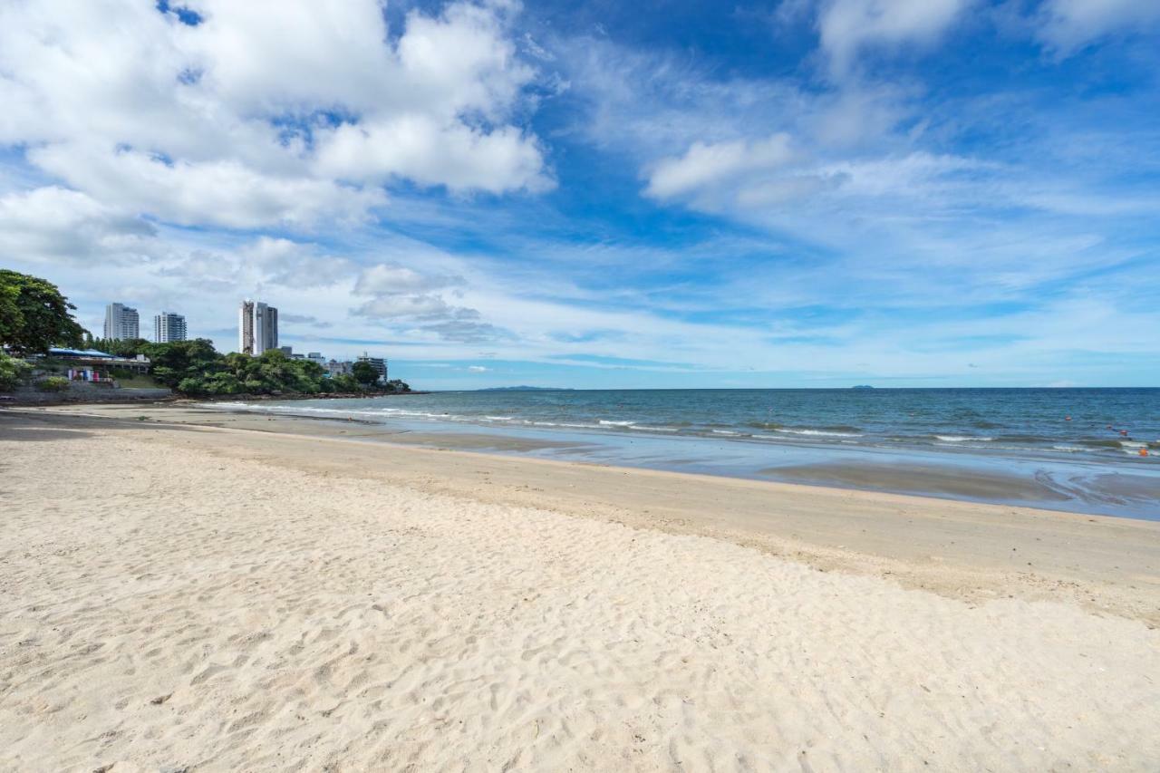 Majestic By Korawan Villa Pattaya Exteriör bild