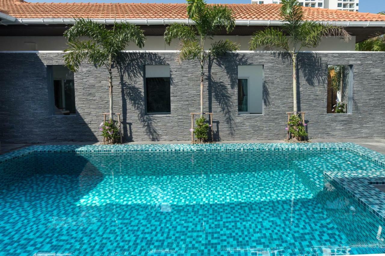 Majestic By Korawan Villa Pattaya Exteriör bild